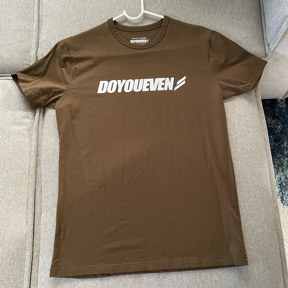 DOYOUEVEN Workout Tee in Olive Size Small